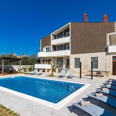 Holiday home Fuer 12 Personen In Fazana-surida, Istrien Istrische Riviera Valbandon