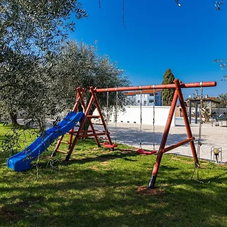 Fuer 12 Personen In Fazana-surida, Istrien Istrische Riviera *