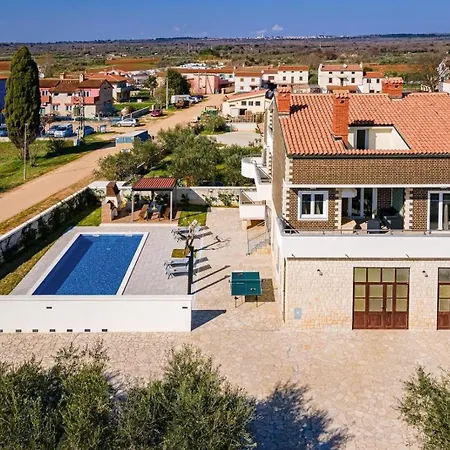 Holiday home Fuer 12 Personen In Fazana-surida, Istrien Istrische Riviera